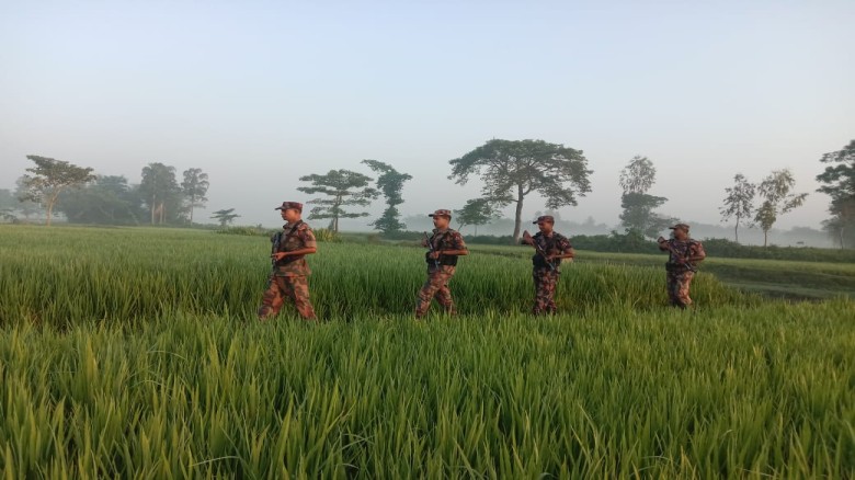 পায়ের ছাপে মিলল চিতাবাঘের উপস্থিতি লালমনিরহাটের পাটগ্রাম সীমান্ত এলাকাজুড়ে চরম আতঙ্ক...