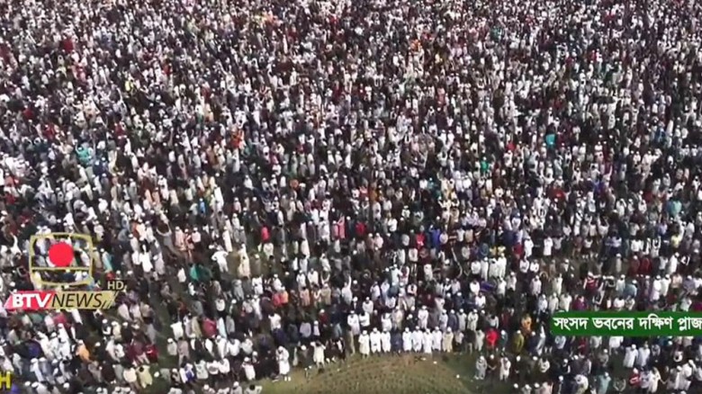 দাফন শেষে হাদি হত্যার বিচারের দাবিতে শাহবাগে বিক্ষোভ...