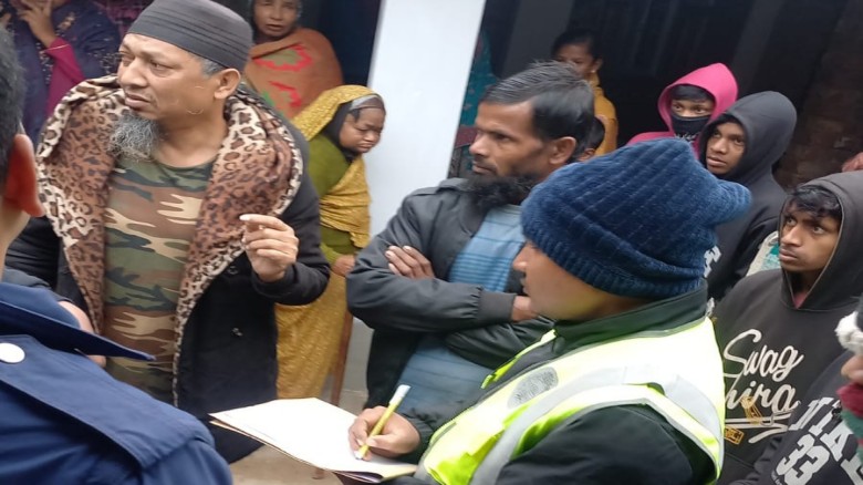 ঘোড়াঘাটে সিলিং ফ্যানে ঝুলছিল ইলেকট্রিশিয়ান মিস্ত্রির লাশ...