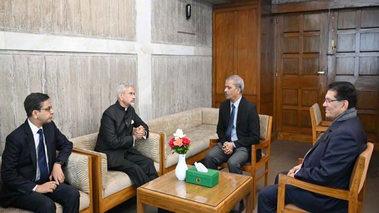 আইন ও নিরাপত্তা উপদেষ্টার সঙ্গে ভারতের পররাষ্ট্রমন্ত্রীর সৌজন্য সাক্ষাৎ...