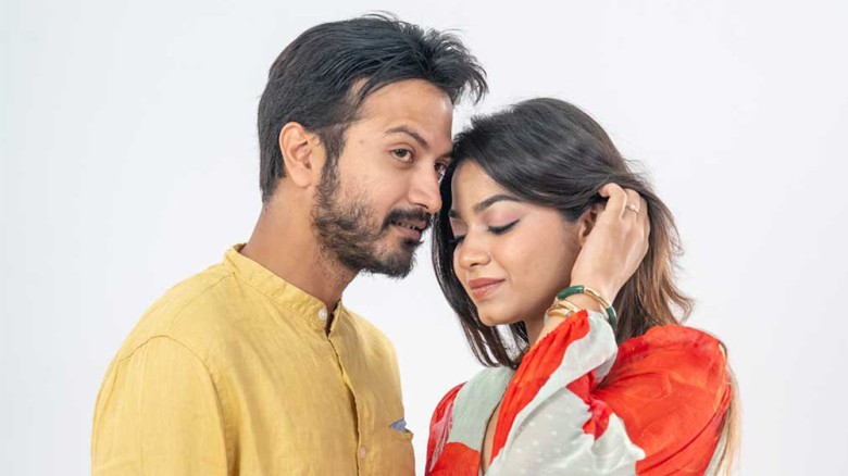 ইয়াশ রোহান ও পারসা ইভানার ‘একসাথে আলাদা’