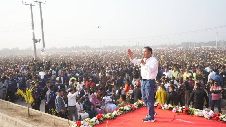 স্বৈরাচারের সঙ্গে মিশে ছিল, সেই ‘গুপ্ত’ চক্র থেকে সজাগ থাকুন