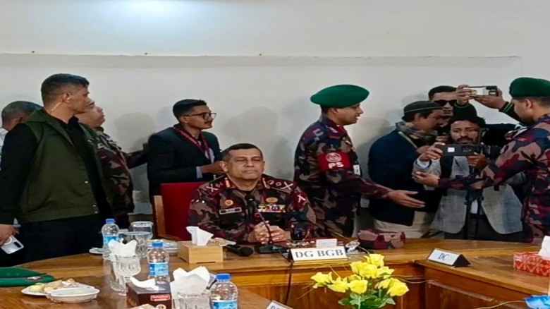 শেরপুরের ঝিনাইগাতীতে  বেইজ ক্যাম্প পরিদর্শন করলেন বিজিবি মহাপরিচালক...