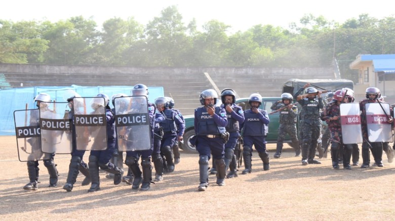 মৌলভীবাজারে নির্বাচনী নিরাপত্তা নিয়ে যৌথ বাহিনীর মহড়া...