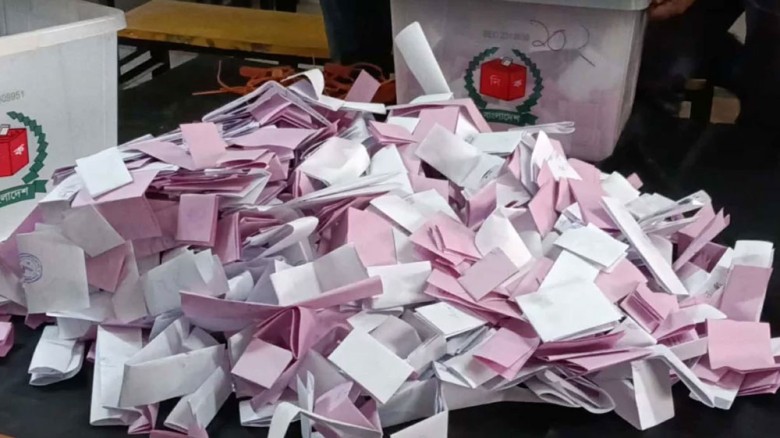 ভোটগ্রহণের সময় শেষ, গণনার প্রস্তুতি