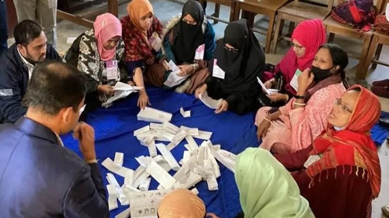শান্তিপূর্ণ পরিবেশে ভোটগ্রহণ সম্পন্ন, চলছে গণনা...