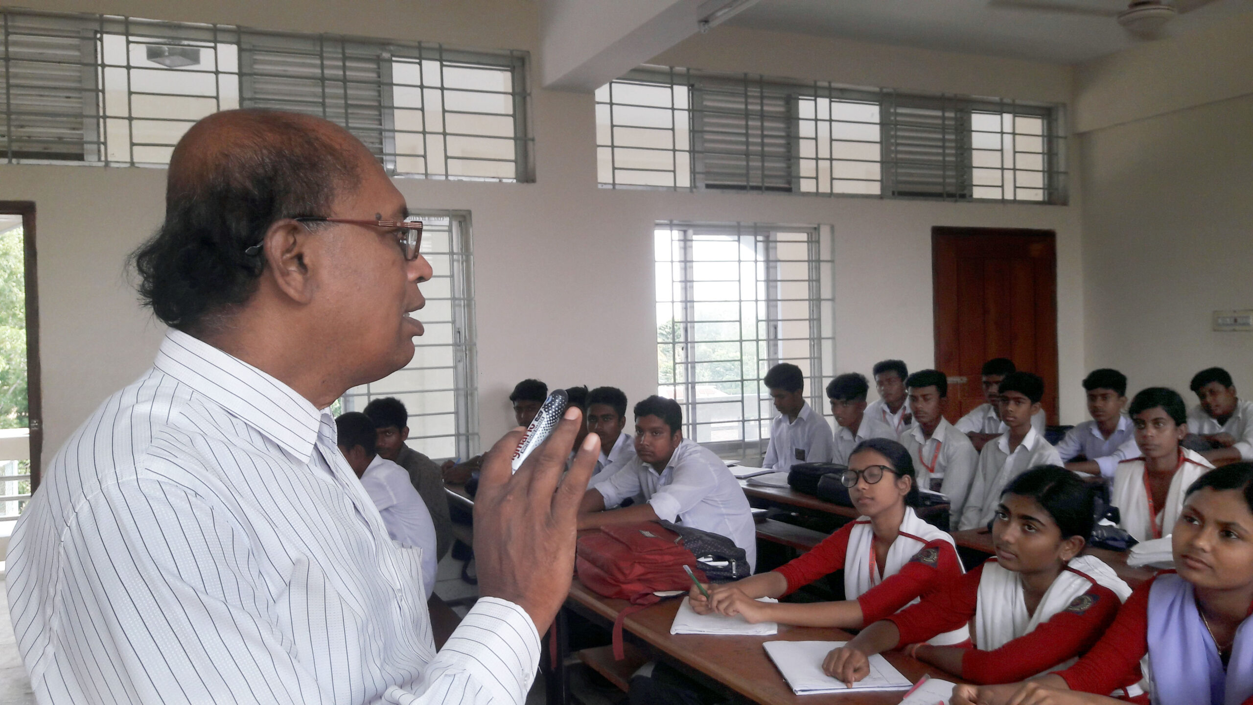 নড়াইল জেলার শ্রেষ্ঠ প্রধান শিক্ষক রবীন্দ্রনাথ মন্ডল