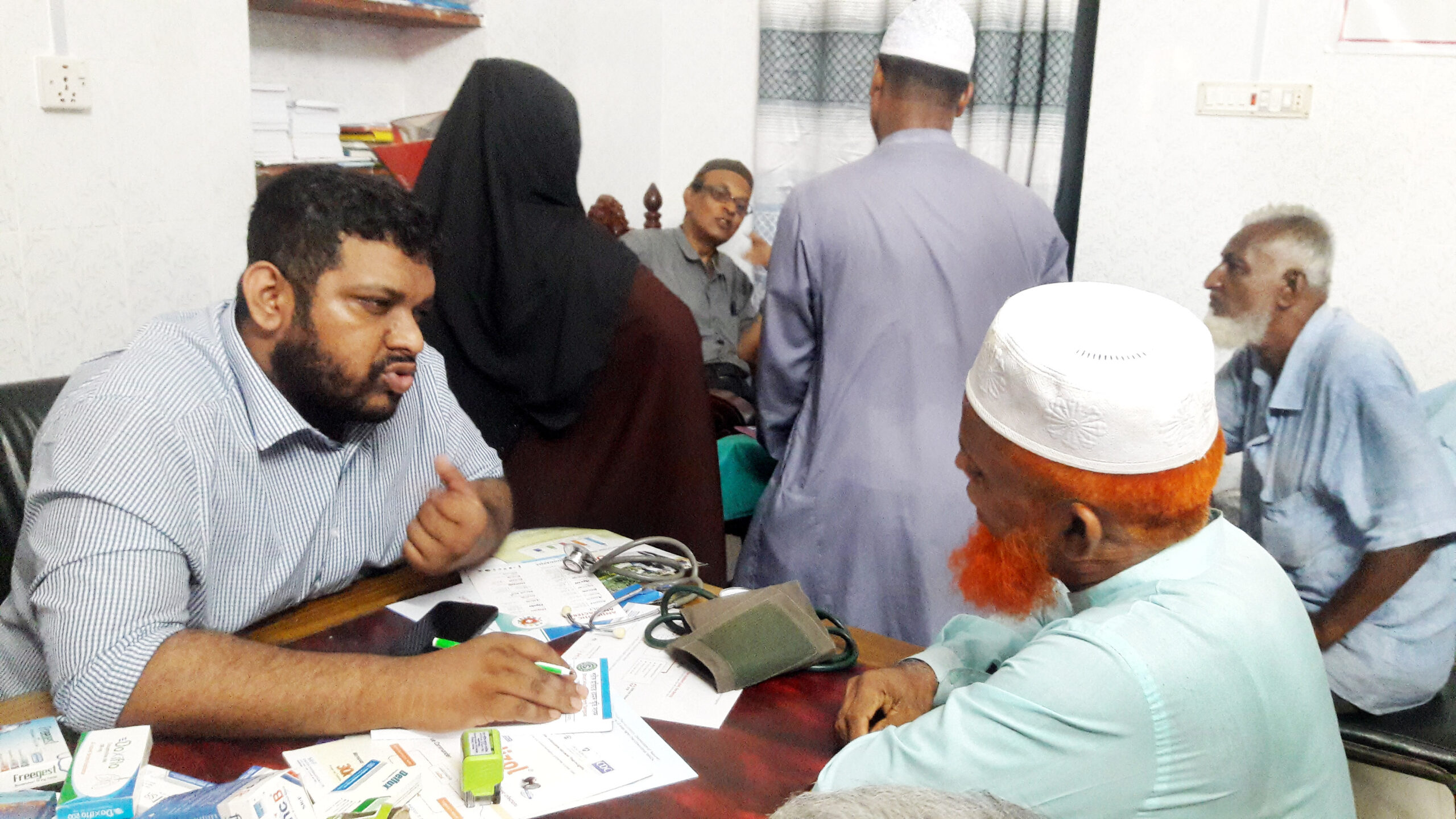 নড়াইলে বিনামূল্যে শরীফ আতিয়ার রহমান মেডিকেল ক্যাম্প অনুষ্ঠিত