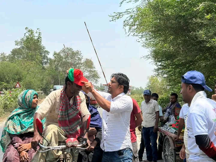 তীব্র তাপদাহে শ্রমজীবী মানুষের পাশে দাড়িয়েছে তাসকিনা সিনথী চ্যারিটি ফাউন্ডেশন (TSCF)