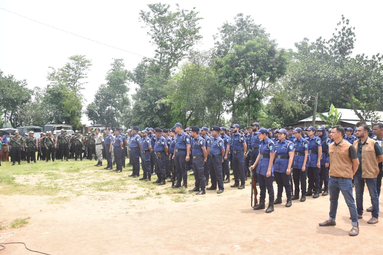 মৌলভীবাজারের রাজনগর উপজেলা পরিষদ নির্বাচন উপলক্ষে পুলিশের ব্রিফিং প্যারেড