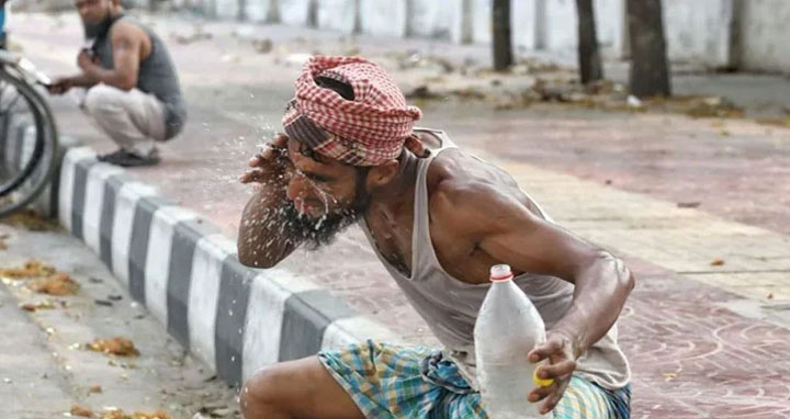 দেশজুড়ে বইছে তাপপ্রবাহ, থাকবে গরমের অস্বস্তি