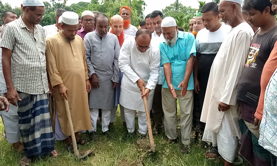 পাঁচবিবিতে পৌর কবরস্থানে হাফেজিয়া মাদ্রাসা ও এতিমখানা নির্মাণ কাজের শুভ উদ্বোধন