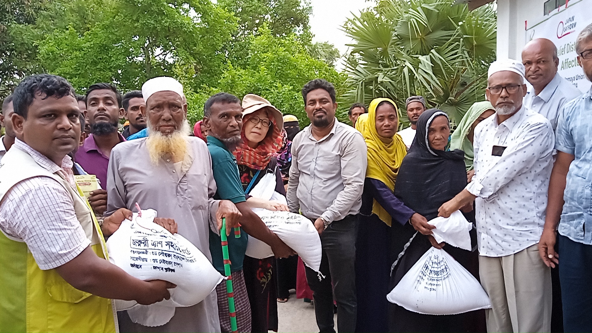 কলাপাড়ায় ক্ষতিগ্রস্থ্য ৩৬০০ পরিবার পেলো জাপানের খাদ্য সহায়তা।। 