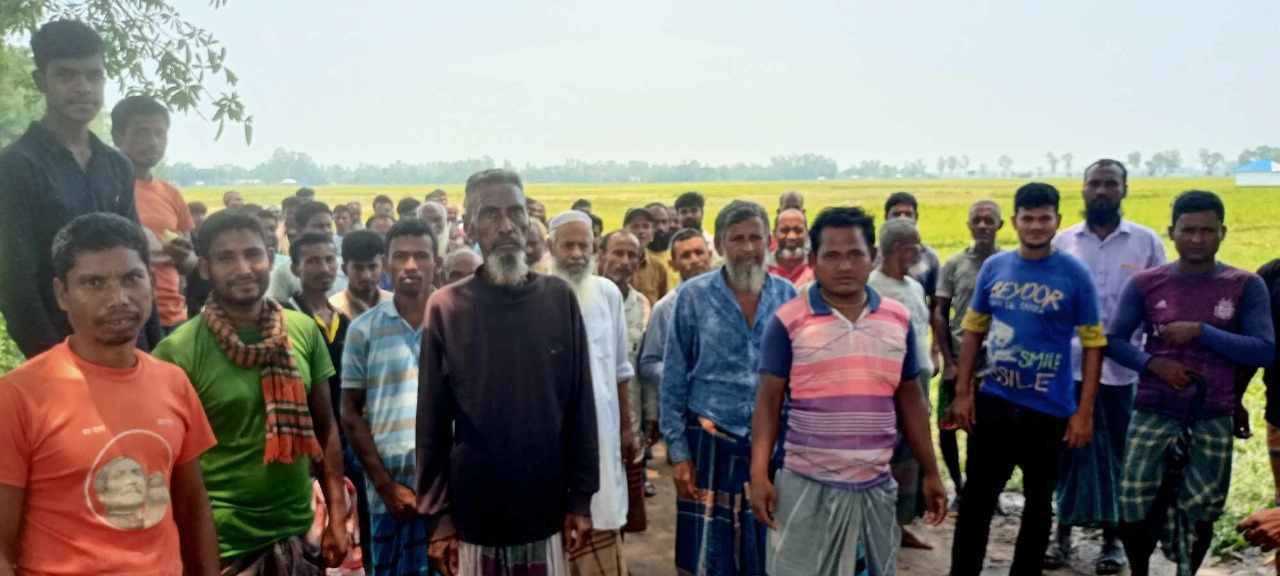 পাঁচবিবিতে পানি নিস্কাশনের পথ বন্ধ করায় কৃষকদের বিক্ষোভ