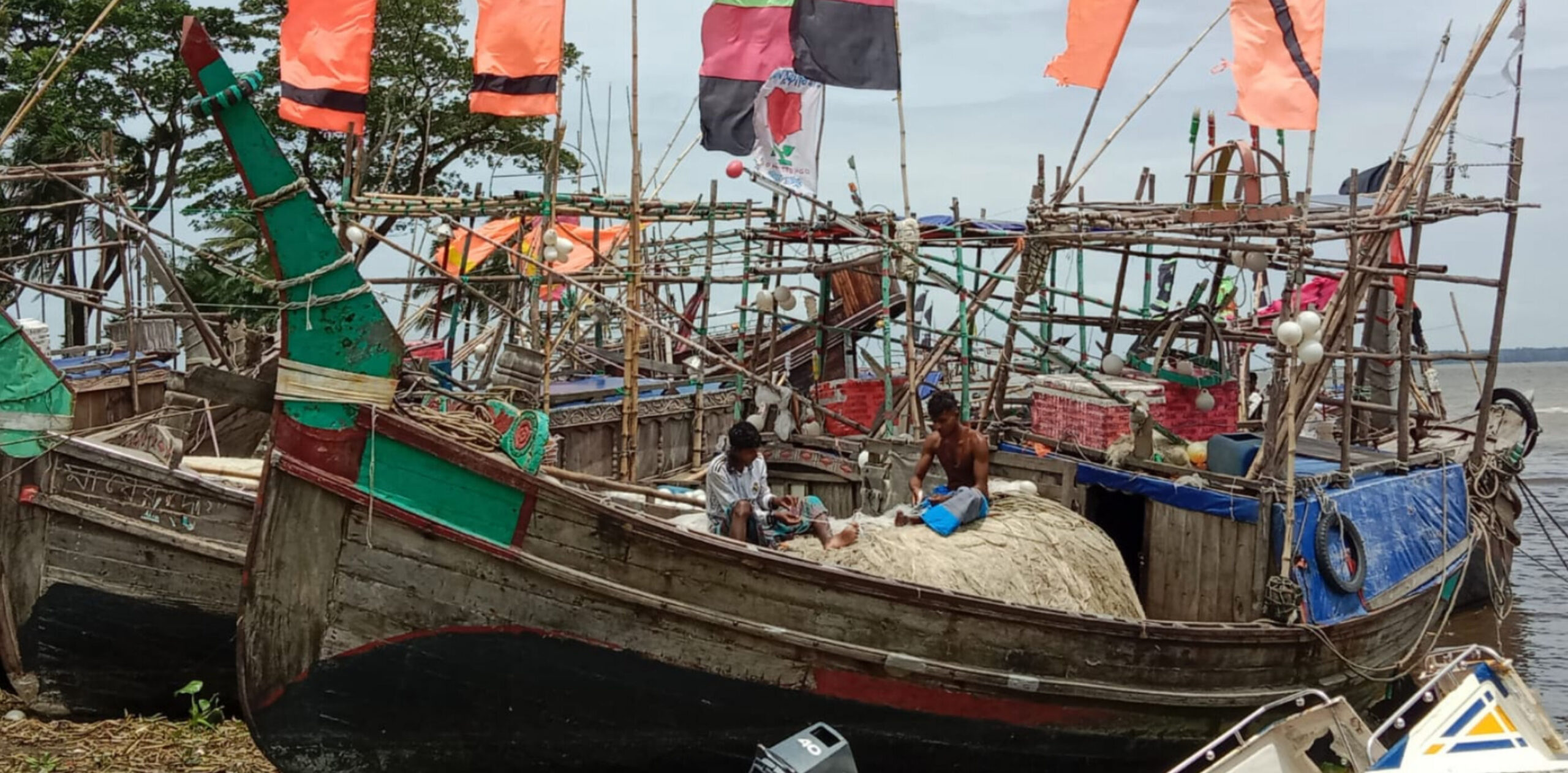 নদীতে ইলিশ  না থাকা জেলে  পরিবারে হাহাকার।। 