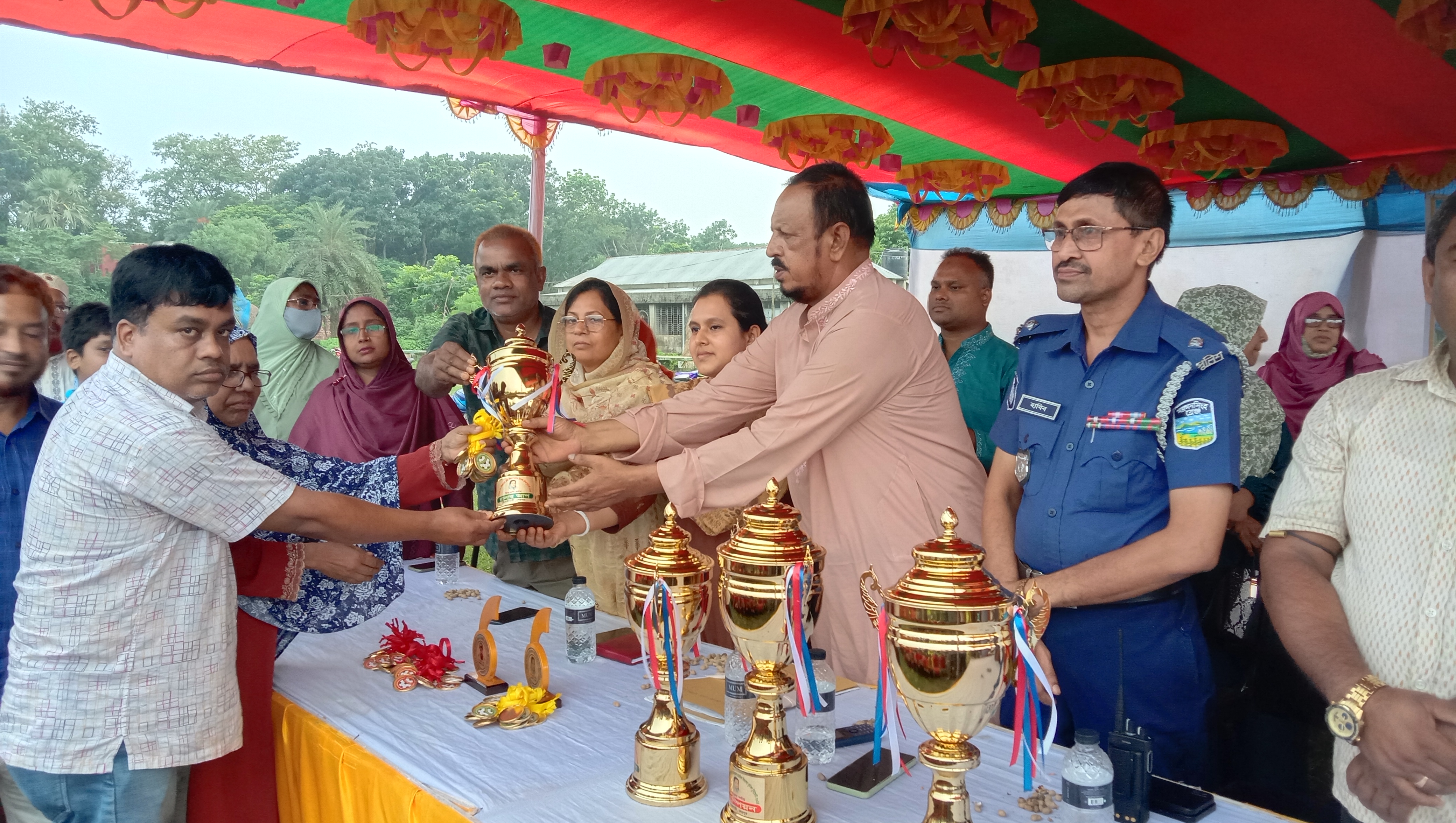 ঝিনাইগাতীতে বঙ্গবন্ধু ও বঙ্গমাতা গোল্ডকাপ প্রাথমিক বিদ্যালয়ের ফুটবল টুর্নামেন্টের ফাইনাল খেলা অনুষ্ঠিত 