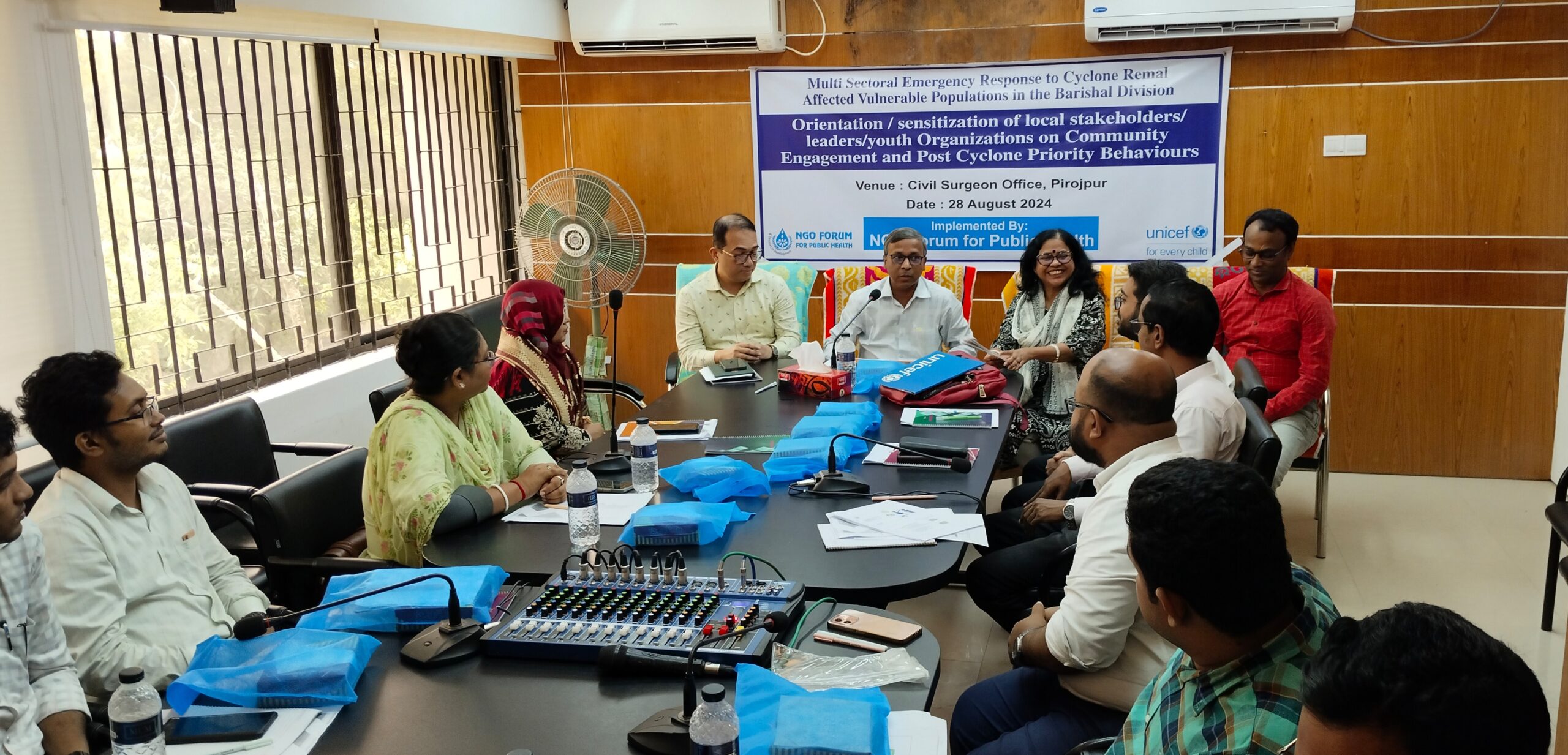 ইস্ট-ওয়েস্ট মিডিয়া গ্রুপের সাতটি প্রতিষ্ঠানে দুর্বৃত্তের হামলার ও ভাঙচুরের ঘটনার প্রতিবাদে পিরোজপুরে মানববন্ধন ও প্রতিবাদ সমাবেশ