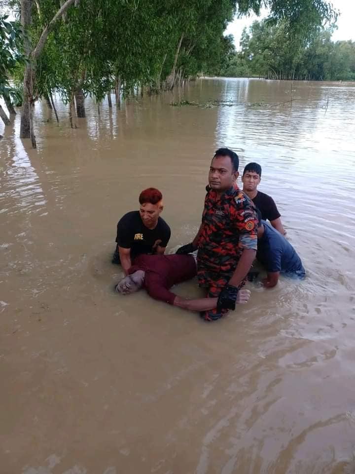 ৩৩ ঘন্টা পর উদ্ধার হল প্রবল স্রোতে ভেসে যাওয়া রাজনগরের হৃদয়ের মরদেহ