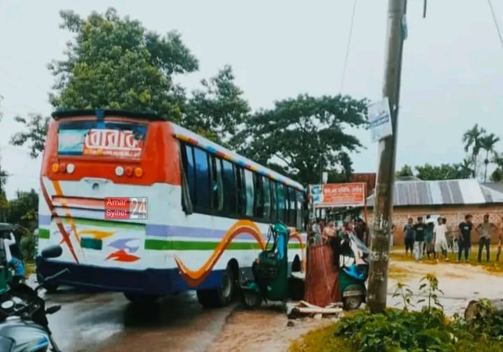 শ্রীমঙ্গলে মিনিবাস ও সিএনজির মুখোমুখি সংঘর্ষে নিহত ২, আহত ৪