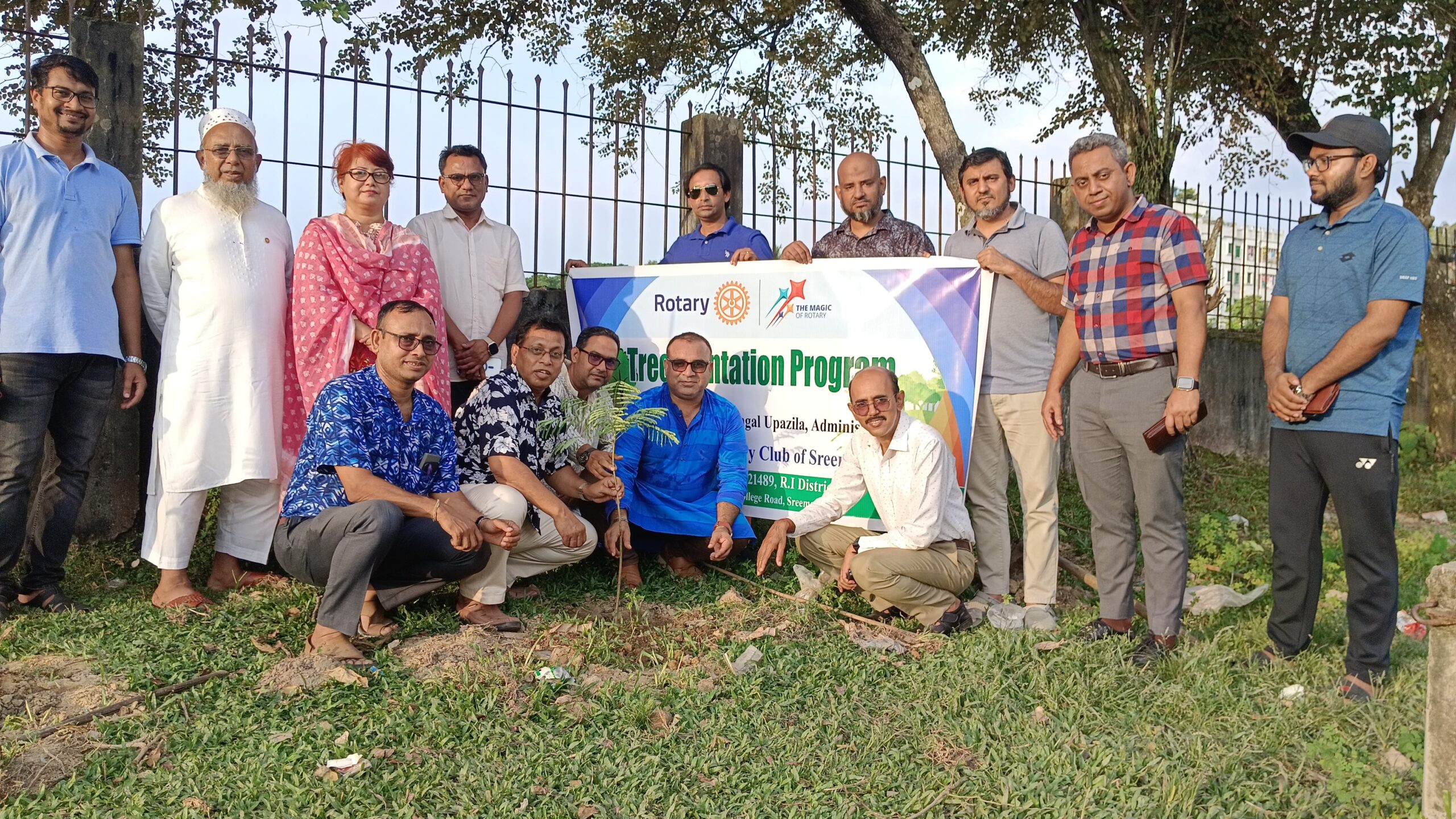 শ্রীমঙ্গলে উপজেলা প্রশাসন ও রোটারী ক্লাবের উদ্যোগে বৃক্ষ রোপন