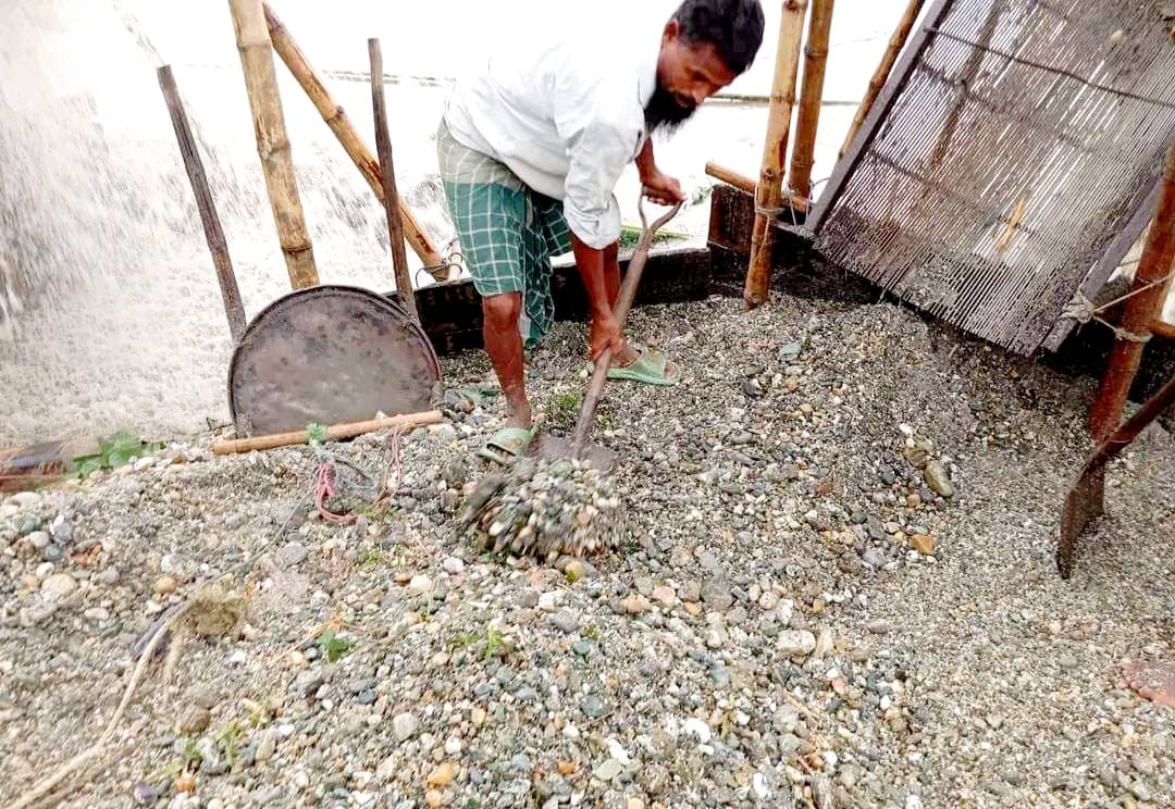 ভূমি ধ্বংসের আশংকা পাটগ্রামে সকালে ঘুম ভাঙ্গে বোমা মেশিনের শব্দে 