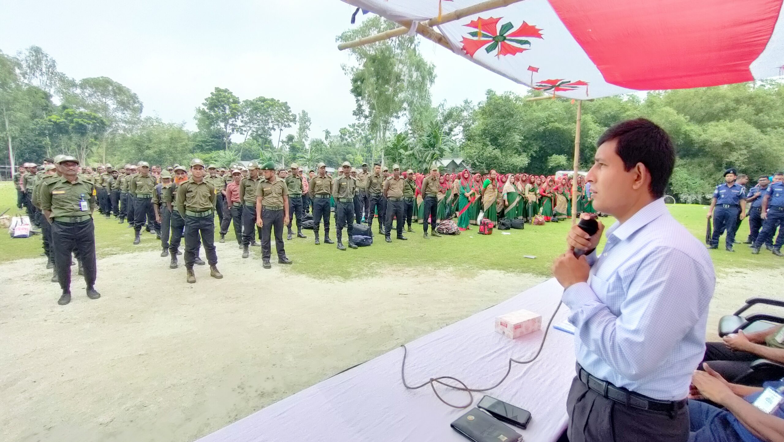 উলিপুরে শারদীয় দুর্গাপূজা উপলক্ষে ব্রিফিং প্যারেড