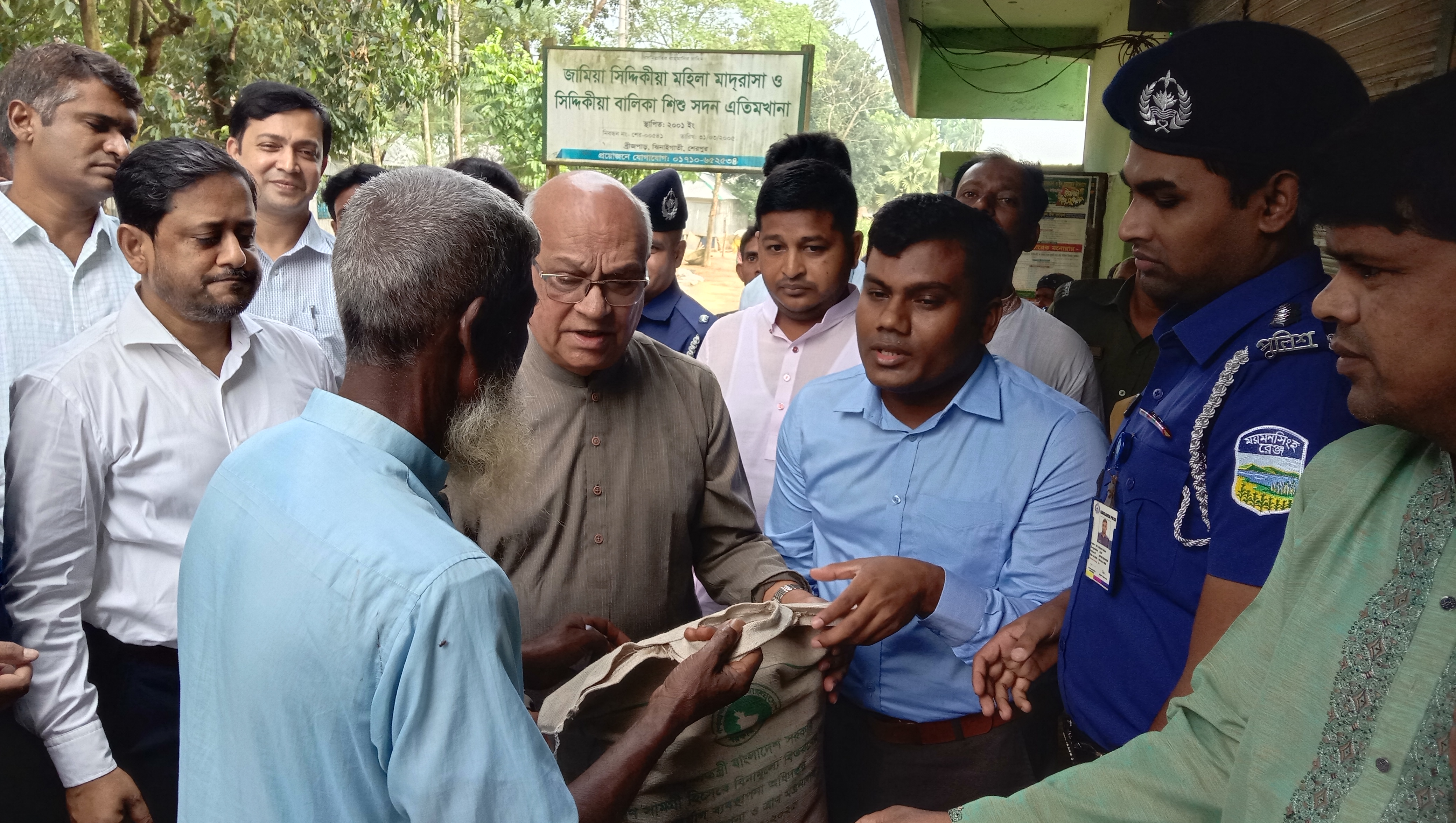 দেশে যে পরিমাণ লুটপাট হয়েছে, তার তুলণায় এই বাঁধ নির্মাণের খরচ ধূলোর সমান- ফারুক -ই – আজম বীর প্রতীক