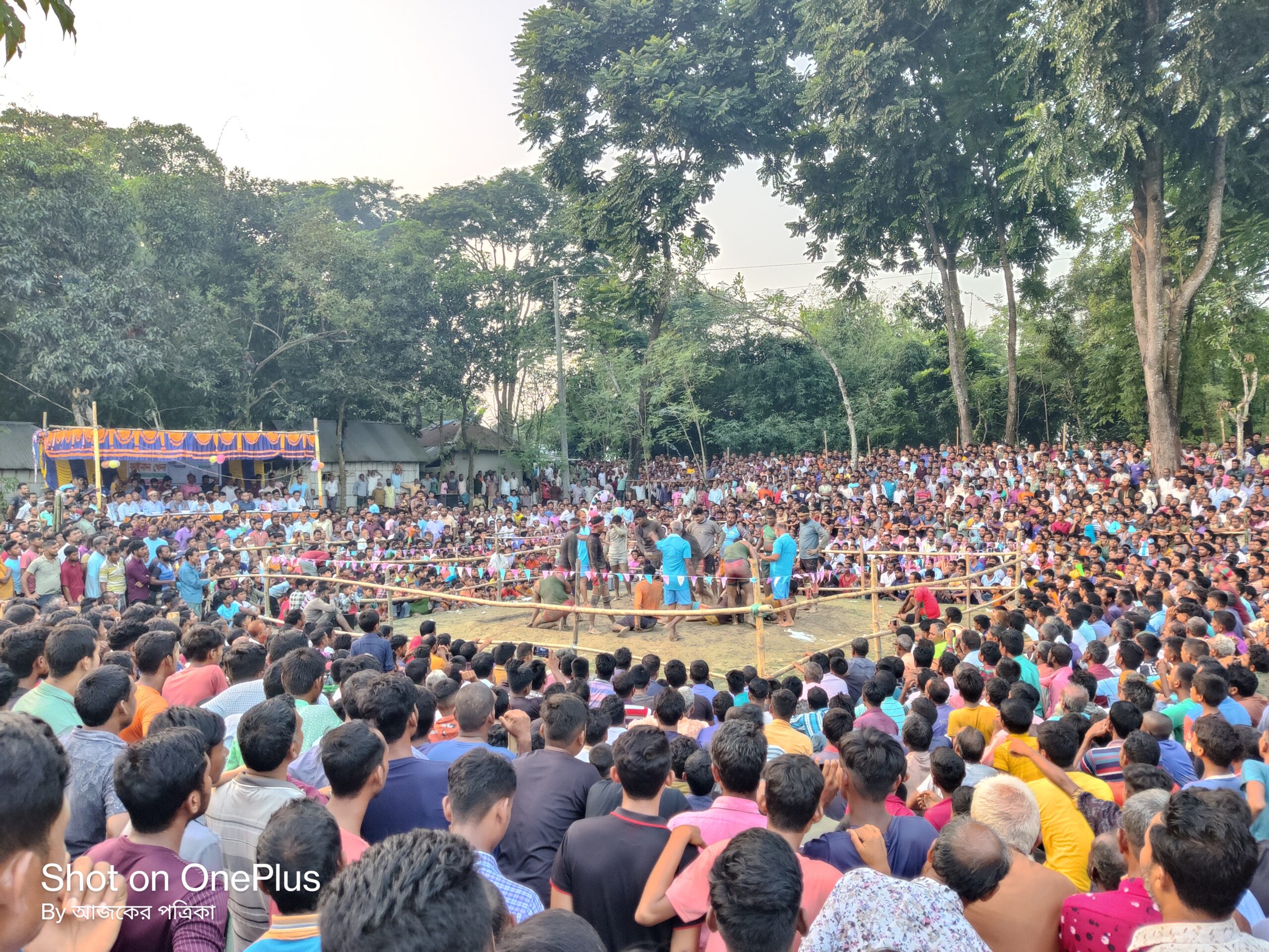 খানসামায় ঐতিহ্যবাহী হাডুডু টুর্নামেন্ট অনুষ্ঠিত: দর্শকদের উপচে পড়া ভিড়