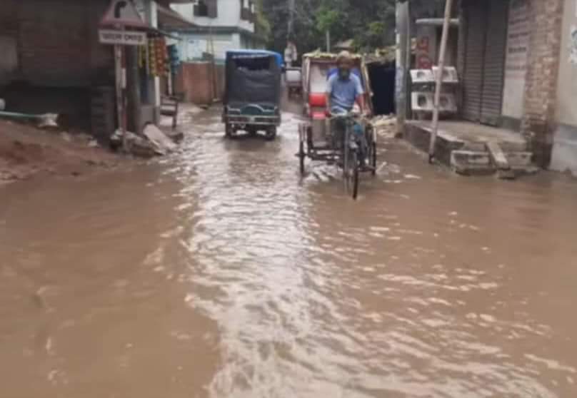 পৌরসভায় নেই কোন দৃশ্যমান নাগরিক সেবা 