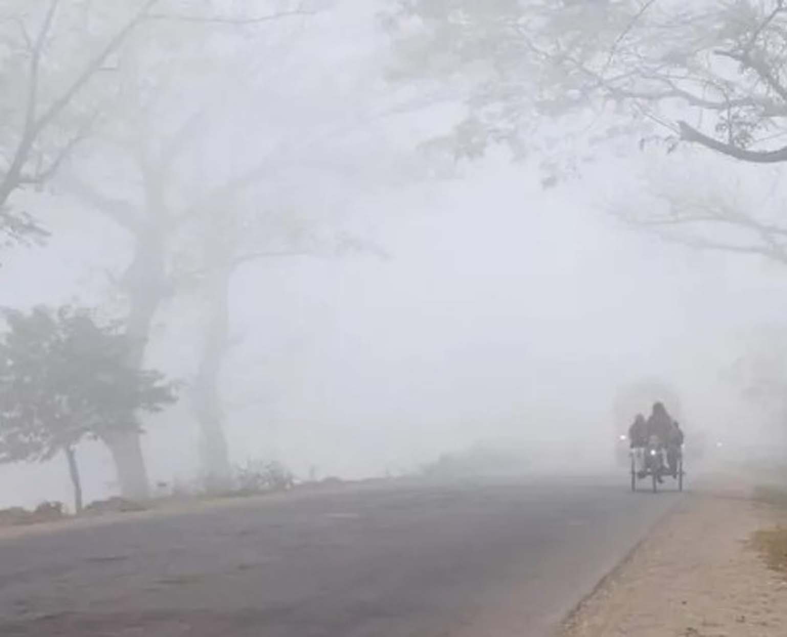 সিলেটে দেখা মিলেছে অগ্রাহায়নের শীতের অনুভূতি