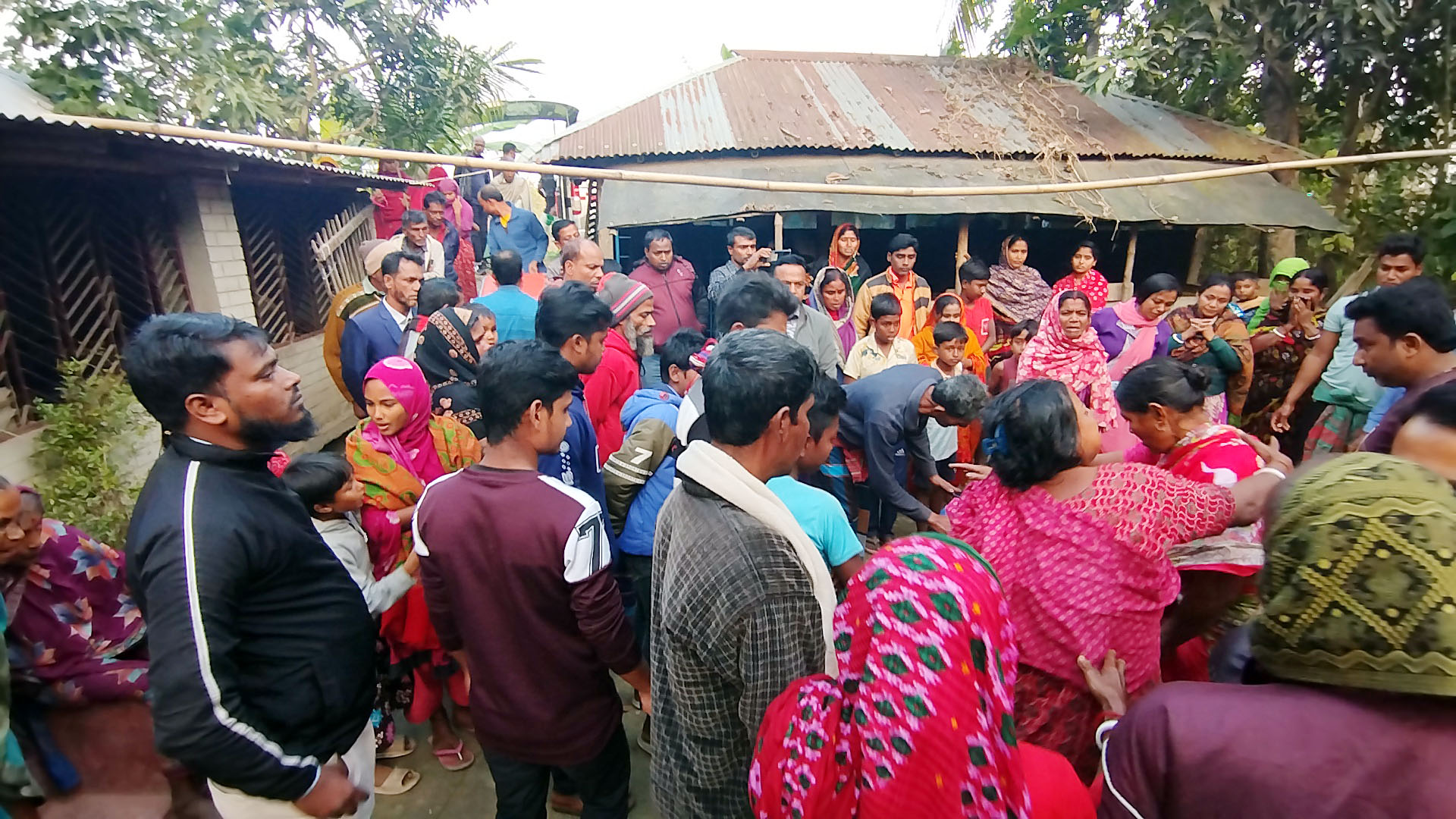 নড়াইলে নারী ইউপি সদস্যকে পরকীয়া প্রেমিক কর্তৃক ধর্ষণের অভিযোগ, চিকিৎসাধীন অবস্থায় মৃত্যু, গ্রেফতার-১