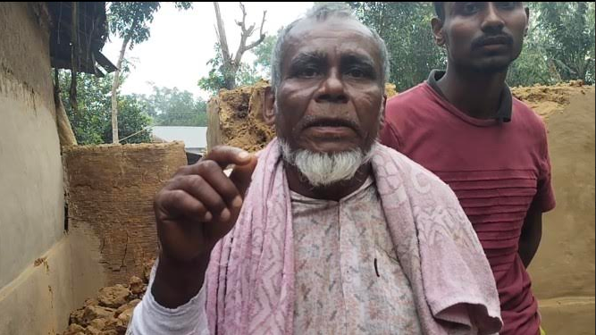 সাদুল্লাপুরে প্রতিপক্ষের হামলায় বসতবাড়ী ভাংচুর!! দম্পতিকে মারপিট