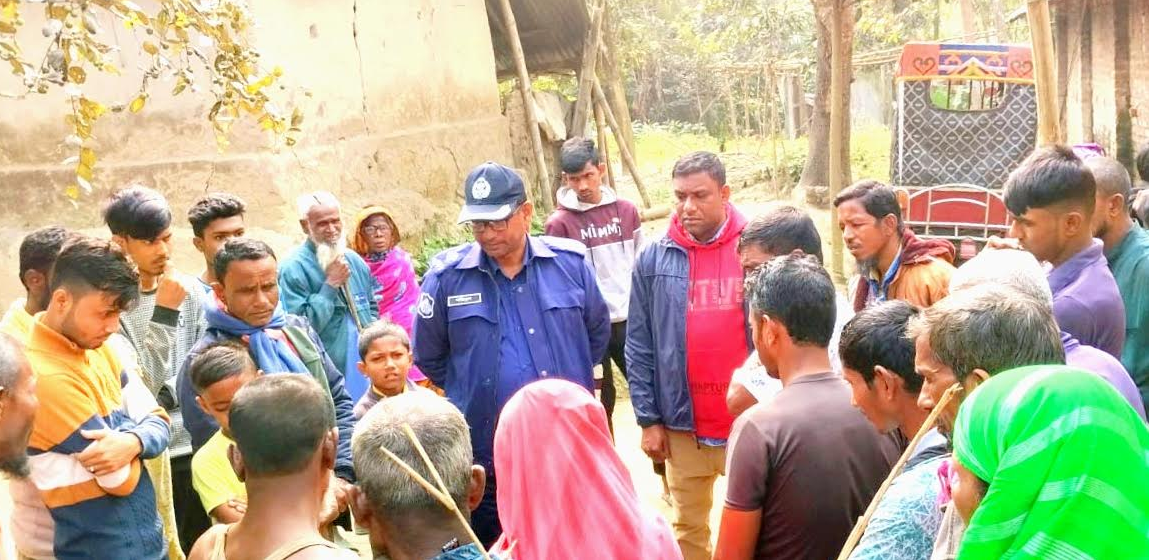 ঘোড়াঘাটে আগুনে পুড়ে প্রাণ গেল ঘুমন্ত বৃদ্ধার