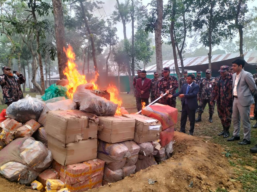 মৌলভীবাজারে প্রায় দেড় কোটি টাকার বিড়ি-সিগারেট ধ্বংস করল বিজিবি