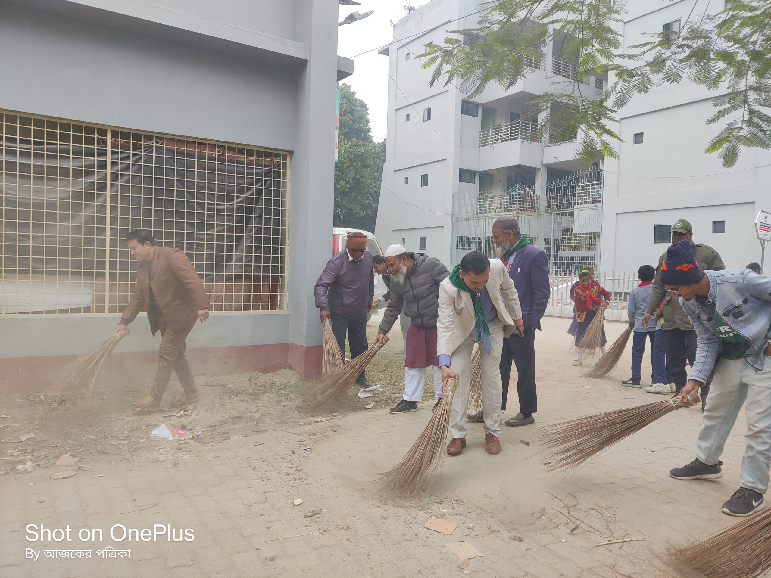 তারুণ্যের উৎসবে খানসামায় পরিচ্ছন্নতা অভিযান শুরু