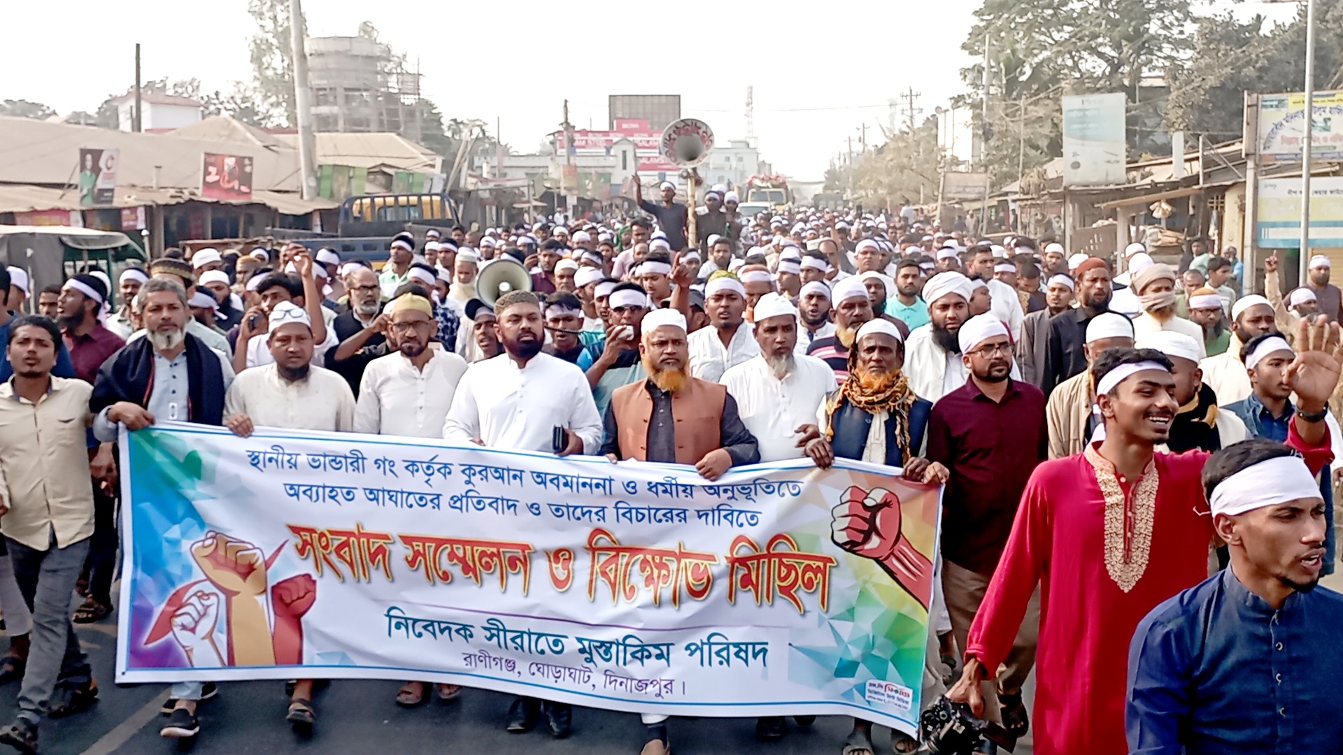 ঘোড়াঘাটে মাজারের ওরস অনুষ্ঠান ঘিরে উত্তেজনা