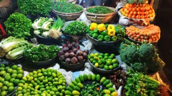 সবজির বাজার চড়া, পেঁয়াজের দামও বাড়তি