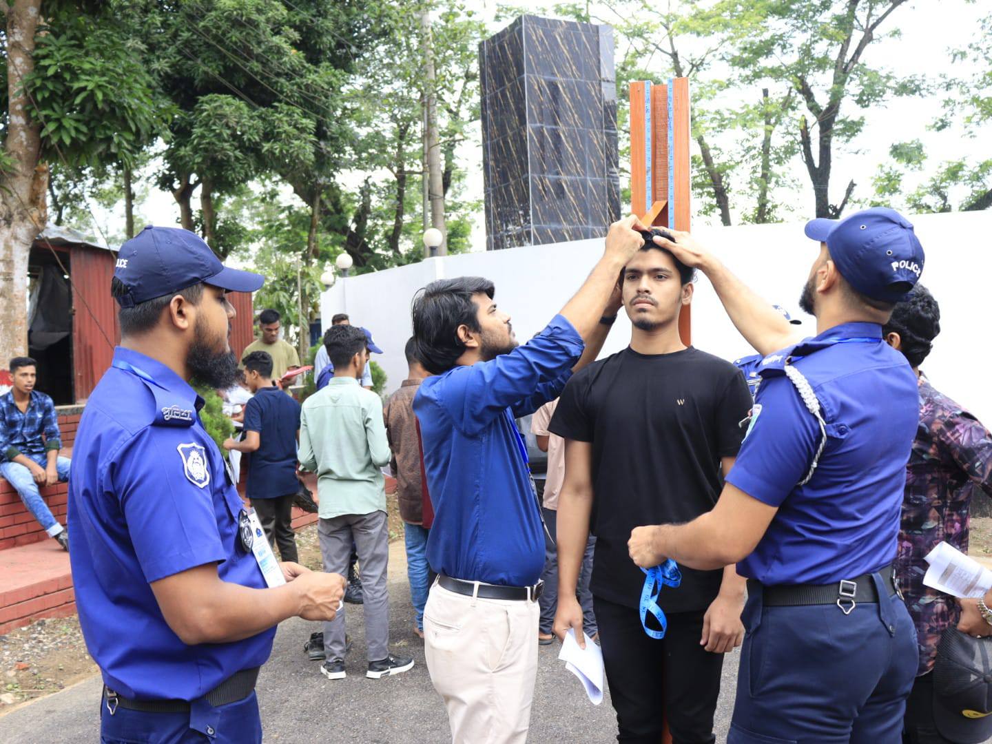মৌলভীবাজারে ট্রেইনি রিক্রুট কনস্টেবল (টিআরসি) পদে নিয়োগ কার্যক্রম শুরু মৌলভীবাজারে ট্রেইনি রিক্রুট কনস্টেবল (টিআরসি) পদে নিয়োগ কার্যক্রম শুরু