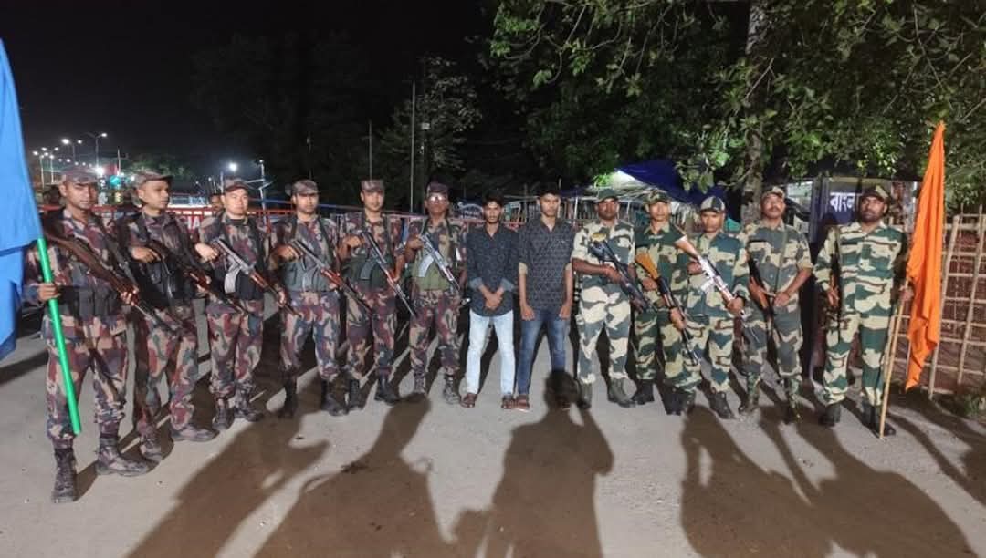 লালমনিরহাটের পাটগ্রাম সীমান্তে ৮ ঘণ্টা পর ২ জন বাংলাদেশীকে ফেরত দিয়েছে বিএসএফ লালমনিরহাটের পাটগ্রাম সীমান্তে ৮ ঘণ্টা পর ২ জন বাংলাদেশীকে ফেরত দিয়েছে বিএসএফ