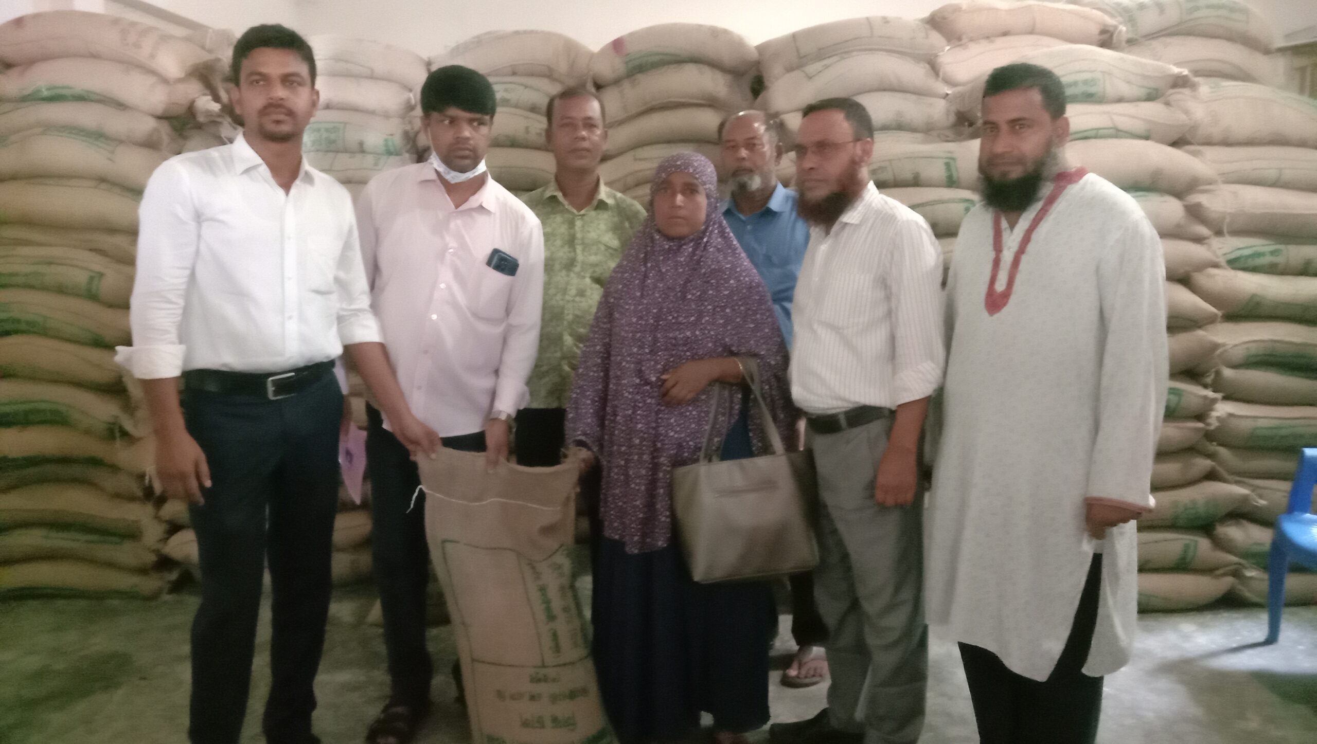 ঝিনাইগাতীতে ২২৯২ হতদরিদ্র পরিবার পেলো ভিডব্লিবি’র চাল ঝিনাইগাতীতে ২২৯২ হতদরিদ্র পরিবার পেলো ভিডব্লিবি’র চাল