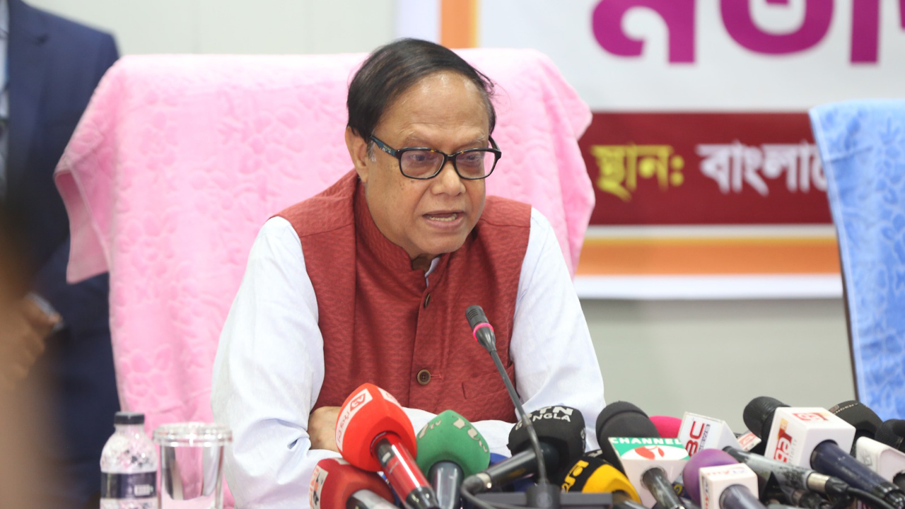 জুলাইয়ের মধ্যে ছয়টি দুর্বল ব্যাংক একীভূত হচ্ছে : গভর্নর জুলাইয়ের মধ্যে ছয়টি দুর্বল ব্যাংক একীভূত হচ্ছে : গভর্নর