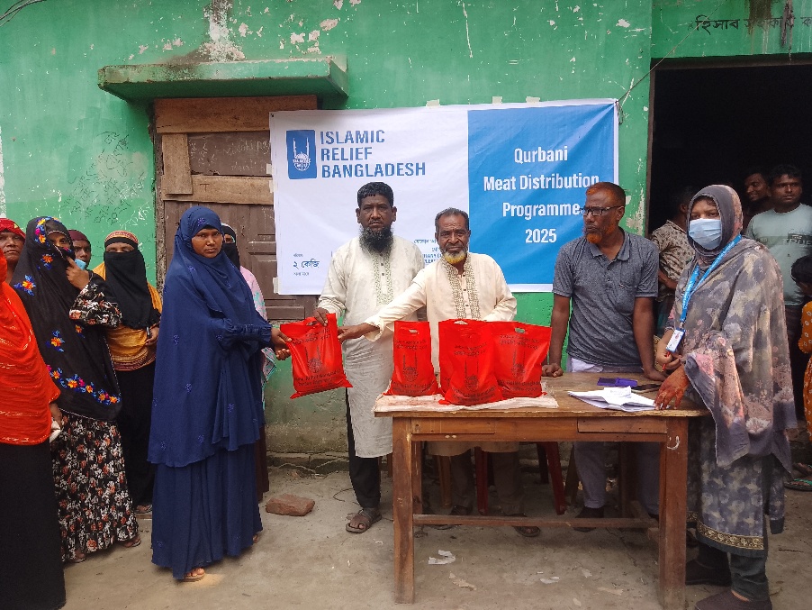 উলিপুরে ইসলামিক রিলিফ বাংলাদেশের অসহায় পরিবারের মধ্যে কোরবানির মাংস বিতরণ উলিপুরে ইসলামিক রিলিফ বাংলাদেশের অসহায় পরিবারের মধ্যে কোরবানির মাংস বিতরণ