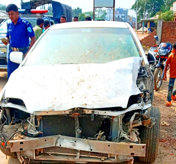 ঘোড়াঘাটে প্রাইভেট কারের ধাক্কায় নারী নিহত, পরিচয় জানা যায়নি ঘোড়াঘাটে প্রাইভেট কারের ধাক্কায় নারী নিহত, পরিচয় জানা যায়নি